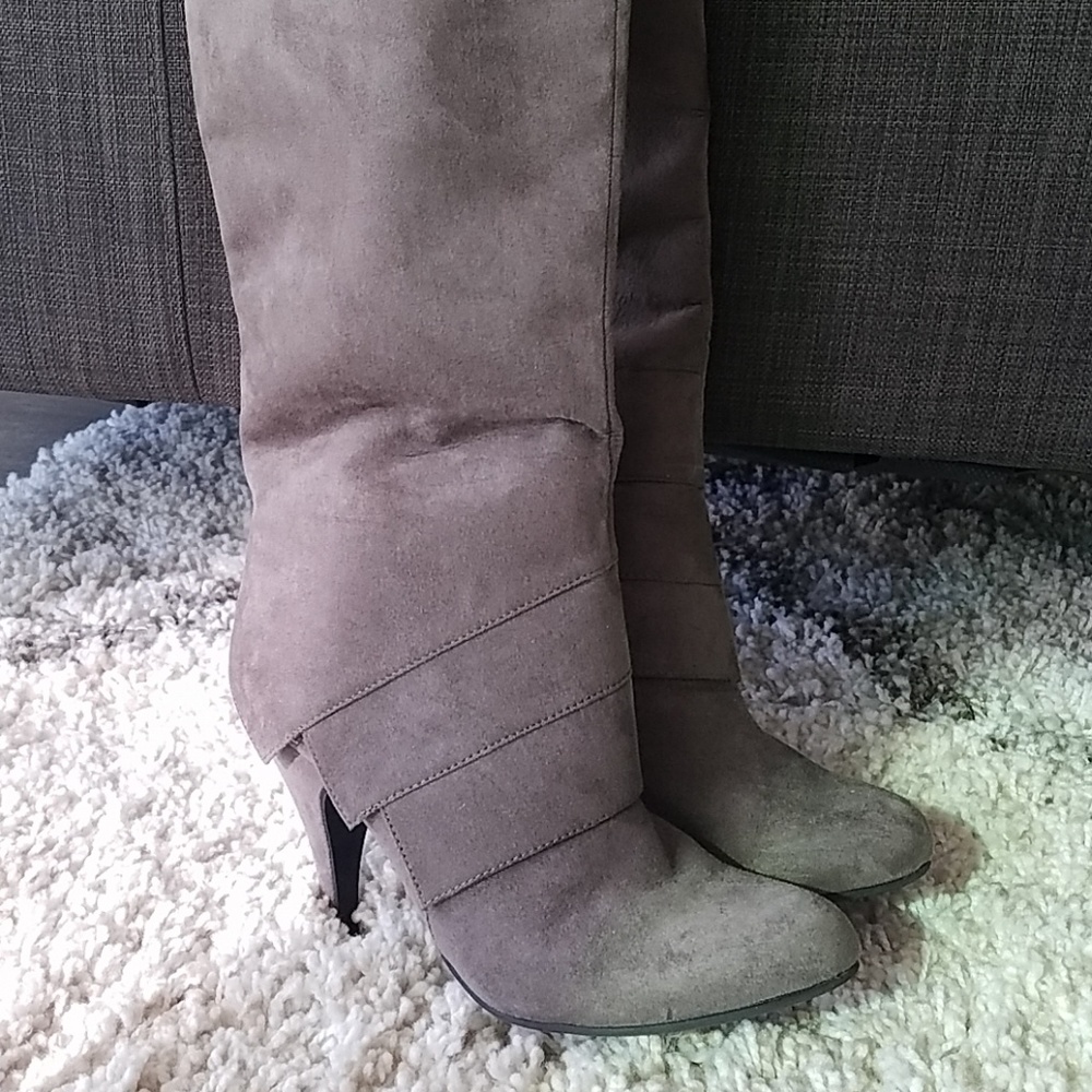 Grey boots